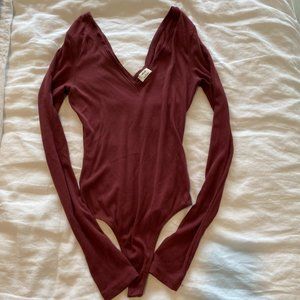 Aritzia • Wilfred Free Ribbed Long Sleeve Bodysuit